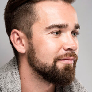 Delineado de barba masculina